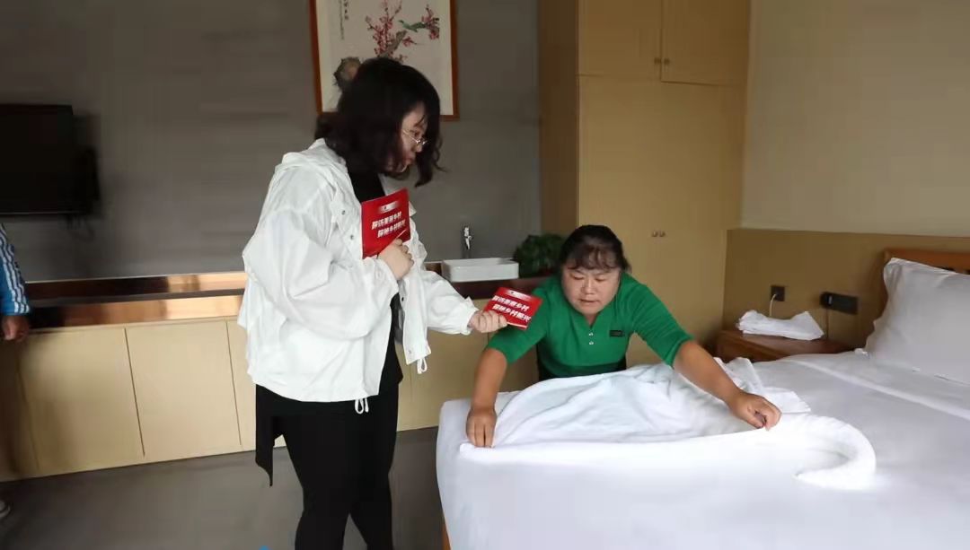 探訪“網(wǎng)紅”梁家莊村:發(fā)展精品民宿實現(xiàn)美麗蝶變 探訪“網(wǎng)紅”梁家莊村:發(fā)展精品民宿實現(xiàn)美麗蝶變